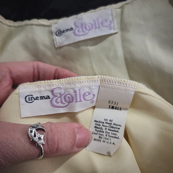 Vintage 1970s Cinema Etoile Yellow Satin PJ Set Embroidered Loungewear - Picture 7 of 8
